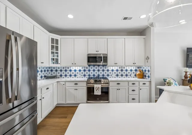 Photo 4 of Single family home for sale at 911 Cherry Grv Dr, Hendersonville, TN 37075 | MLS# 3612534 | Listing updated on 2026-10-08