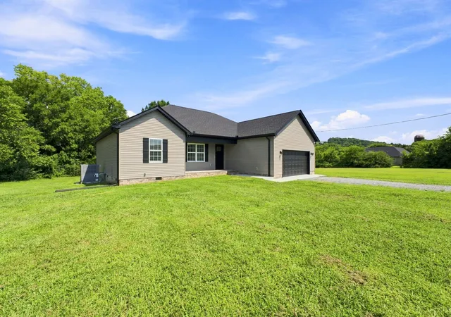 Photo 3 of Single family home for sale at 124 Simmons Ln, Shelbyville, TN 37160 | MLS# 3511166 | Listing updated on 2026-08-14