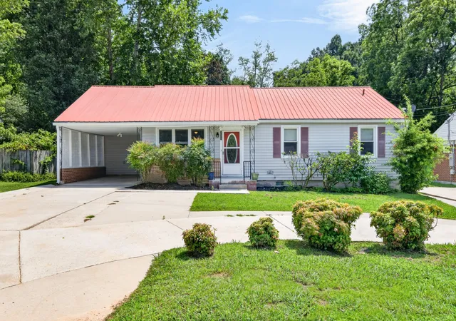Photo 2 of Single family home for sale at 333 East 16th St, Cookeville, TN 38501 | MLS# 3516636 | Listing updated on 2026-09-06