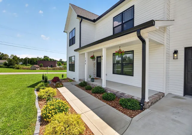 Photo 3 of Single family home for sale at 104 Echo Valley Dr, Cookeville, TN 38501 | MLS# 3502101 | Listing updated on 2026-09-07