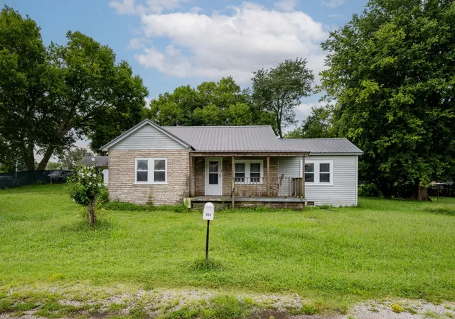 1st image of 404 Mcmurtrey St, Saint Joseph, TN 38481 | MLS# 3505810