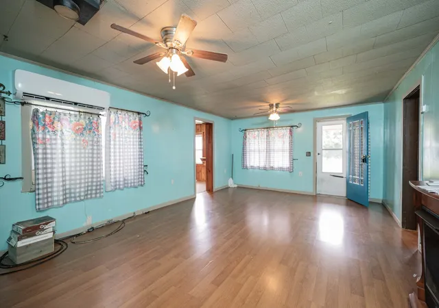 3rd image of 404 Mcmurtrey St, Saint Joseph, TN 38481 | MLS# 3505810
