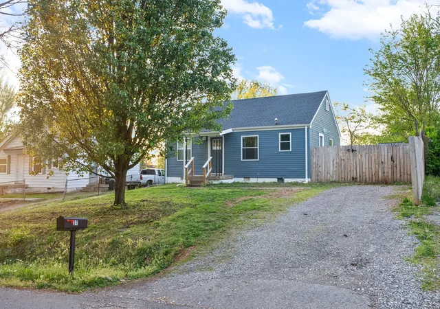 2nd image of 37 Maple St, Clarksville, TN 37042 | MLS# 3502122
