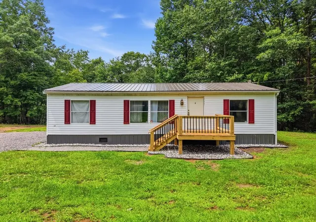 3rd image of 733 Wigwam, Sparta, TN 38583 | MLS# 3505824