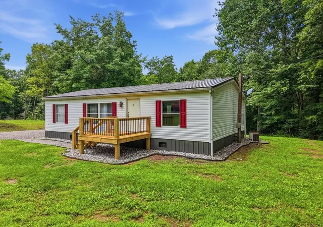 4th image of 733 Wigwam, Sparta, TN 38583 | MLS# 3505824