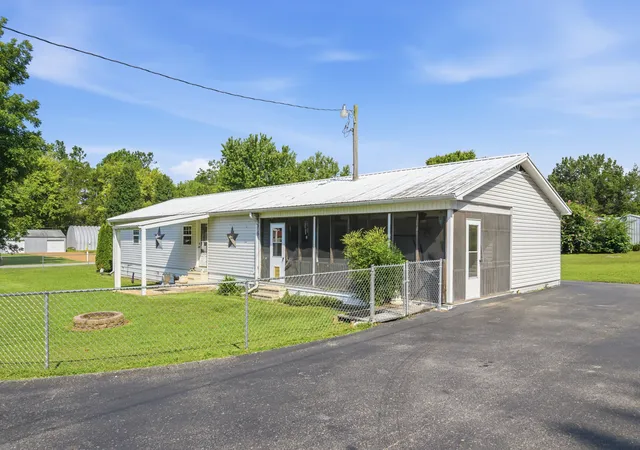 2nd image of 81 Cypress Creek Cv, Linden, TN 37096 | MLS# 3508166