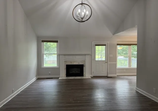 2nd image of 136 Cunningham Pl, Clarksville, TN 37042 | MLS# 3520292
