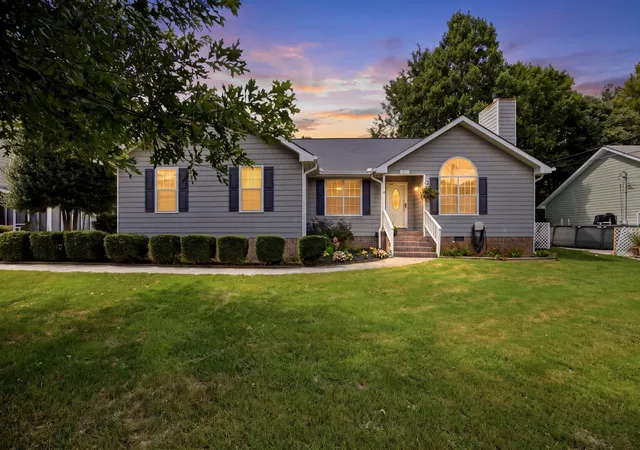 Photo 1 of Single family home for sale at 717 Ashbrook Dr, Hixson, TN 37343 | MLS# 3505830 | Listing updated on 2026-09-14