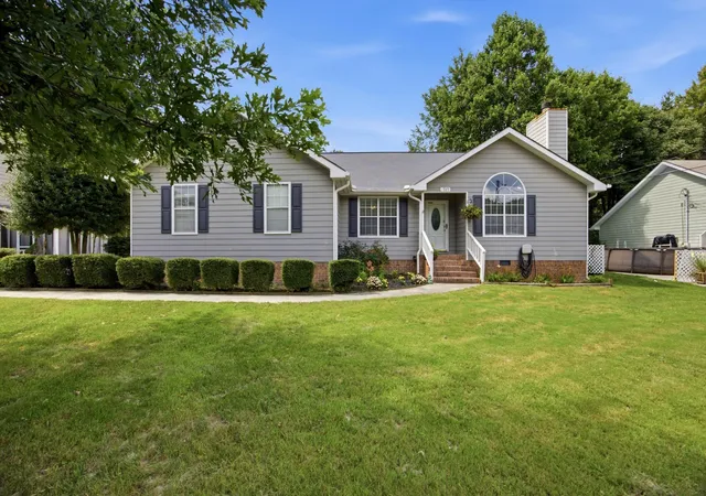 Photo 2 of Single family home for sale at 717 Ashbrook Dr, Hixson, TN 37343 | MLS# 3505830 | Listing updated on 2026-09-14