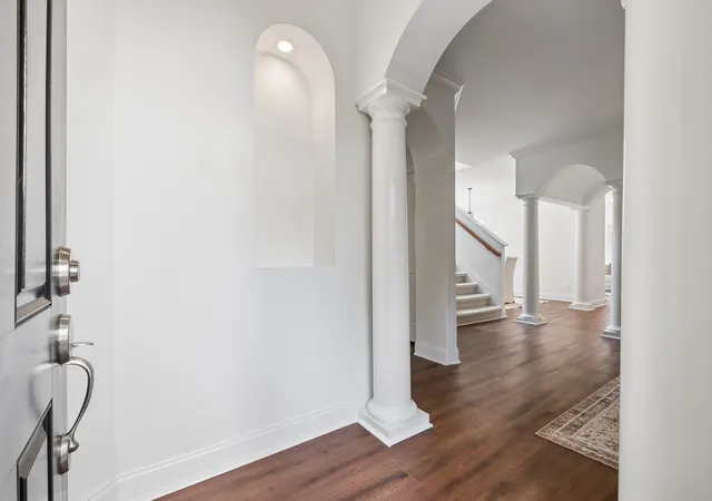 Photo 3 of Single family home for sale at 1007 Eden Park Dr, Franklin, TN 37067 | MLS# 3505996 | Listing updated on 2026-09-21