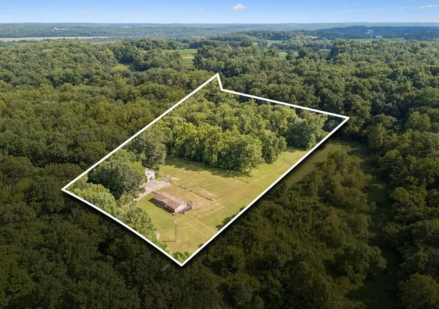 Photo 3 of House for sale at 467 Gip Manning Rd, Clarksville, TN 37042 | MLS# 3505844 | Listing updated on 2026-08-20