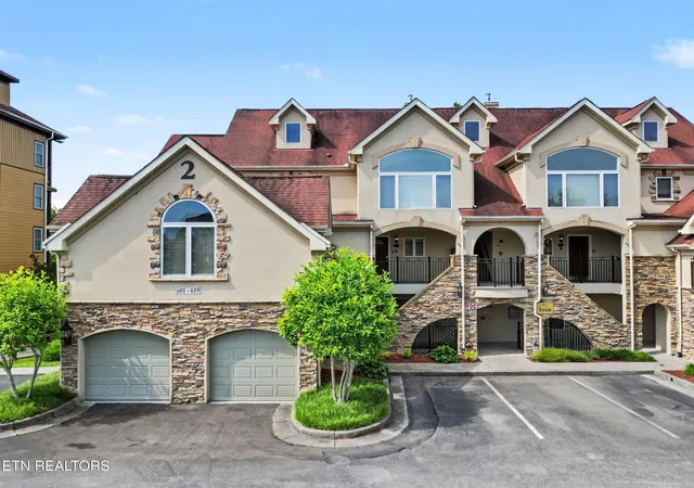 2nd image of 609 River Pl Way #UNIT B301, Sevierville, TN 37862 | MLS# 3506574