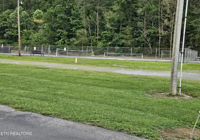 5th image of 417 Mountain Thrush Dr, Townsend, TN 37882 | MLS# 3512534