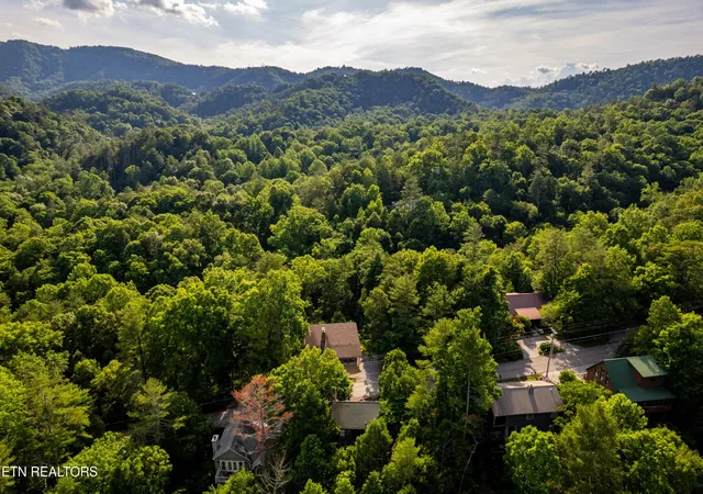5th image of 124 Cutter Gap Rd, Townsend, TN 37882 | MLS# 3510805