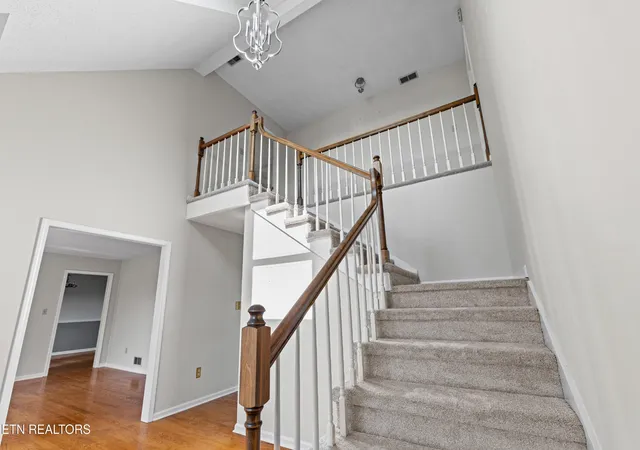 Photo 2 of Single family home for sale at 135 N Panoscenic Dr, Maryville, TN 37803 | MLS# 3512533 | Listing updated on 2026-09-29
