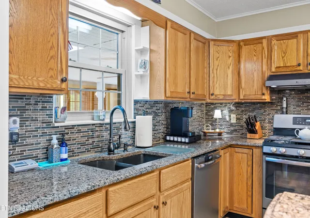 5th image of 1321 Crestwood Dr, Louisville, TN 37777 | MLS# 3510757