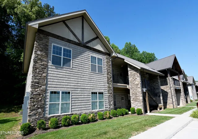 2nd image of 223 Bishops Cap #105, Townsend, TN 37882 | MLS# 3510755