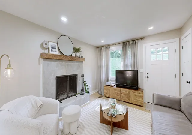Photo 4 of Single family home for sale at 3911 Creekside Dr, Nashville, TN 37211 | MLS# 3520198 | Listing updated on 2026-09-05