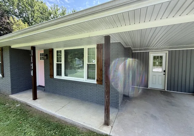 Photo 3 of Single family home for sale at 3190 Us Hwy 431 S, Beechmont, KY 42323 | MLS# 3505887 | Listing updated on 2026-08-10