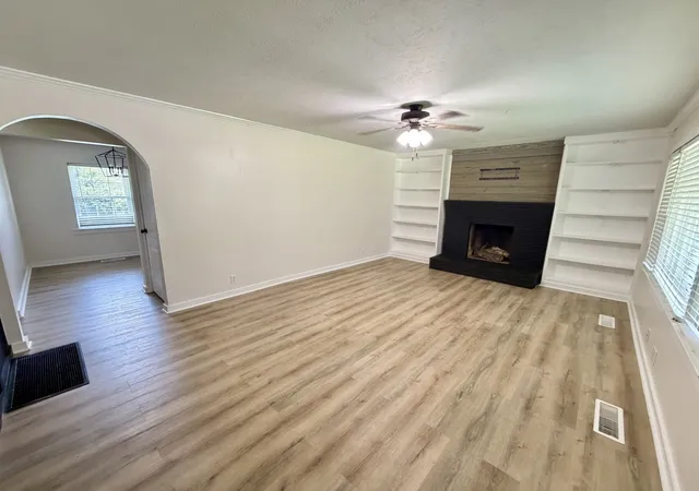 Photo 3 of Single family home for sale at 3190 US Hwy 431 S, Beechmont, KY 42323 | MLS# 3505887 | Listing updated on 2026-08-10
