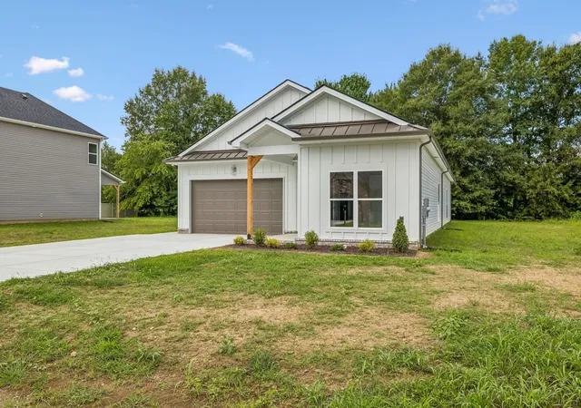 3rd image of 328 Villa St, Smithville, TN 37166 | MLS# 3505908