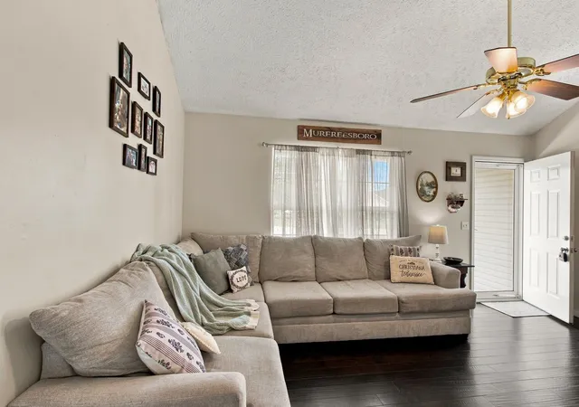 Photo 3 of Sale Pending at 533 Birkenhead Dr, Christiana, TN 37037 | MLS# 3505926 | Listing updated on 2026-09-04