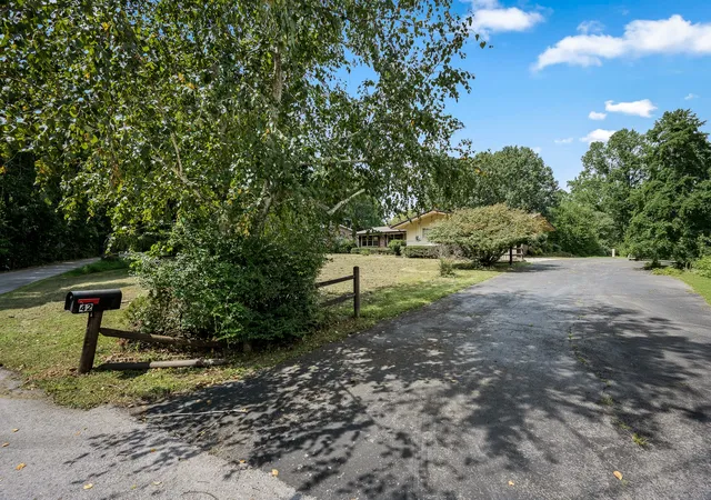 2nd image of 42 Hillwood Cir, Manchester, TN 37355 | MLS# 3509944
