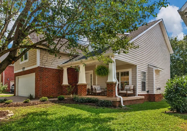 Photo 2 of Single family home for sale at 6832 Bridgewater Dr, Nashville, TN 37221 | MLS# 3513113 | Listing updated on 2026-08-20