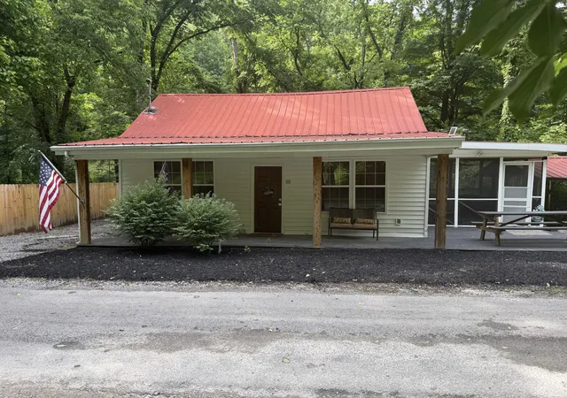 1st image of 138 Cooper Ln, Smithville, TN 37166 | MLS# 3505939
