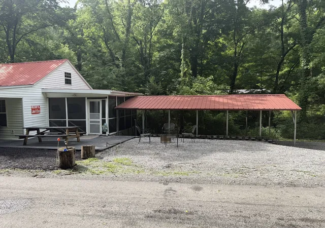 3rd image of 138 Cooper Ln, Smithville, TN 37166 | MLS# 3505939