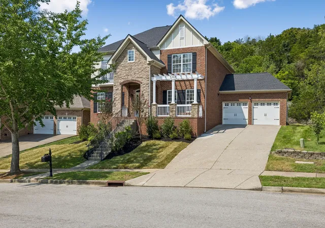 Photo 1 of Single family home for sale at 325 Wandering Cir, Franklin, TN 37067 | MLS# 3510362 | Listing updated on 2026-09-17