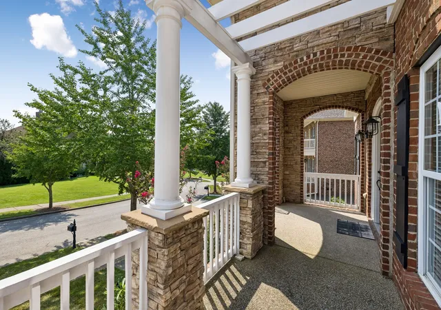 Photo 3 of Single family home for sale at 325 Wandering Cir, Franklin, TN 37067 | MLS# 3510362 | Listing updated on 2026-09-17