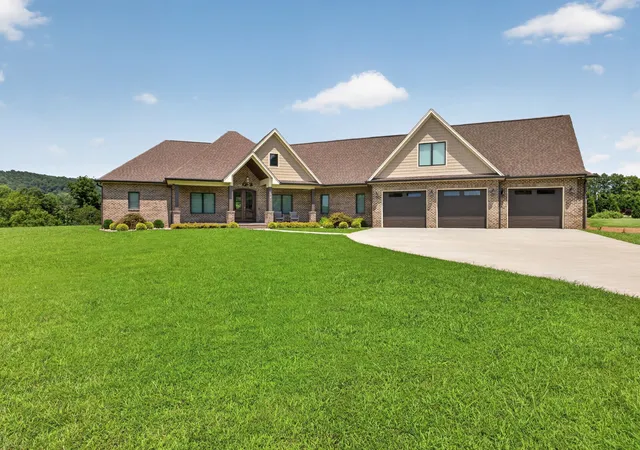 Photo 2 of Single family home for sale at 3542 Seven Springs Rd, Cookeville, TN 38506 | MLS# 3505977 | Listing updated on 2026-08-17