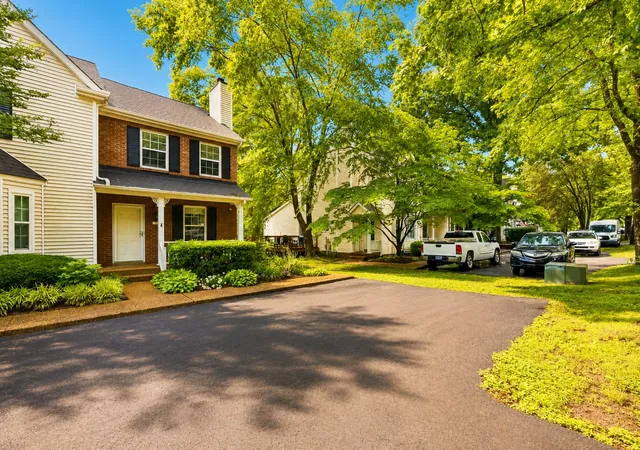 Photo 3 of Townhouse for sale at 1273 Carriage Park Dr, Franklin, TN 37064 | MLS# 3506002 | Listing updated on 2026-10-09
