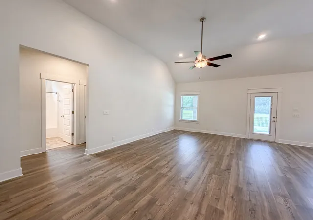 Photo 3 of Single family home for sale at 5815 Shoreline Dr, Rockvale, TN 37153 | MLS# 3506060 | Listing updated on 2026-08-20