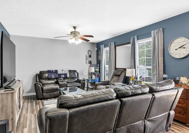 2nd image of 1043 Woodbrier Ln, Greenbrier, TN 37073 | MLS# 3506109