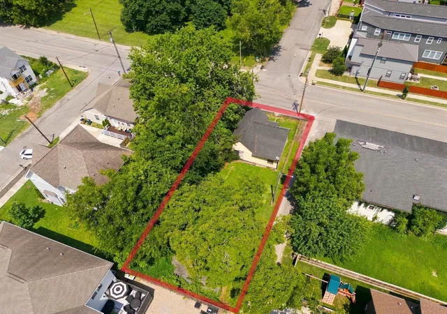 2nd image of 1307 Clay St, Nashville, TN 37208 | MLS# 3510841