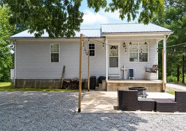 Photo 3 of Single family home for sale at 233 Allen Ml Crk Ln, Camden, TN 38320 | MLS# 3515277 | Listing updated on 2026-08-21