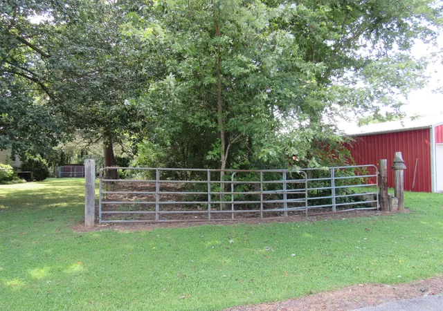 1st image of 0 Hoover Dr And Collins St, Mc Minnville, TN 37110 | MLS# 3510923