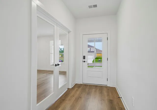 Photo 3 of Single family home for sale at 832 Steen St, Hendersonville, TN 37075 | MLS# 3514374 | Listing updated on 2026-08-17