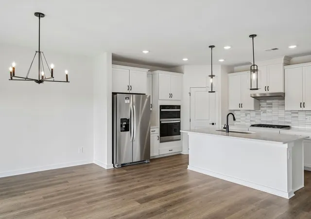 Photo 4 of Single family home for sale at 832 Steen St, Hendersonville, TN 37075 | MLS# 3514374 | Listing updated on 2026-10-19