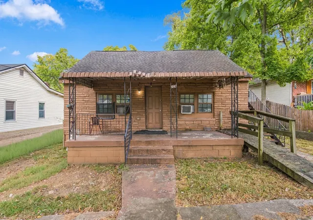 Photo 1 of Single family home for sale at 724 26th Avenue N, Nashville, TN 37208 | MLS# 3546701 | Listing updated on 2026-09-14