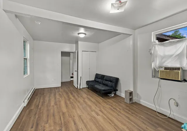Photo 3 of Single family home for sale at 724 26th Avenue N, Nashville, TN 37208 | MLS# 3546701 | Listing updated on 2026-09-14