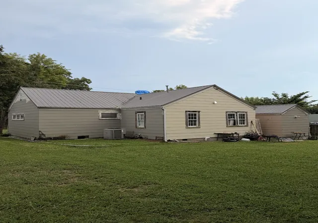 3rd image of 406 2Nd Ave Nw, Winchester, TN 37398 | MLS# 3506512