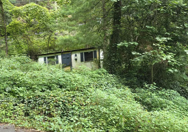2nd image of 822 Heiden Dr, Gatlinburg, TN 37738 | MLS# 3506497