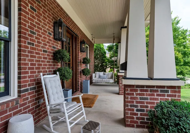 2nd image of 1911 Beechwood Ave, Nashville, TN 37212 | MLS# 3510827
