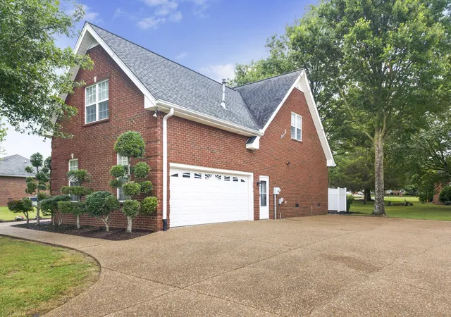 Photo 3 of Single family home for sale at 306 Chestnut Ln, Lebanon, TN 37087 | MLS# 3512584 | Listing updated on 2026-09-13
