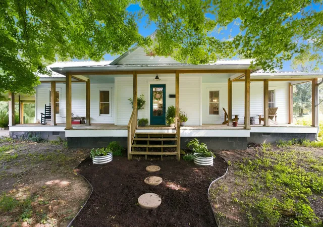 1st image of 3363 Church St, Burns, TN 37029 | MLS# 3510008