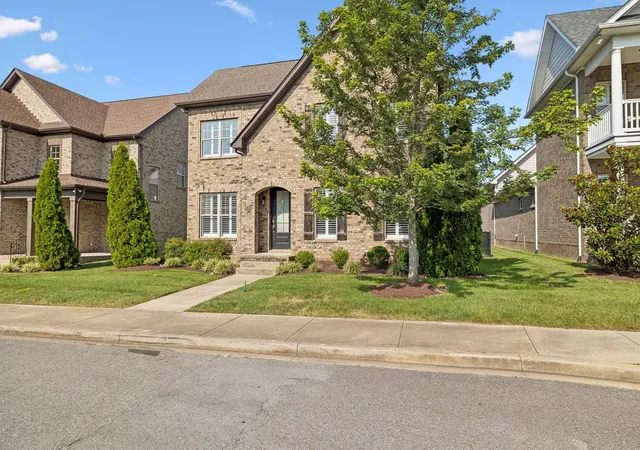 Photo 3 of Single family home for sale at 1082 N Mcmahan Dr, Gallatin, TN 37066 | MLS# 3506568 | Listing updated on 2026-10-07