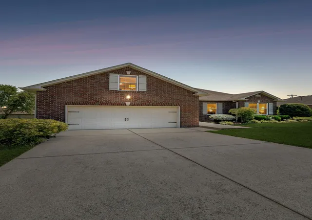 Photo 1 of Single family home for sale at 133 Beacon St, Gallatin, TN 37066 | MLS# 3514420 | Listing updated on 2026-09-29